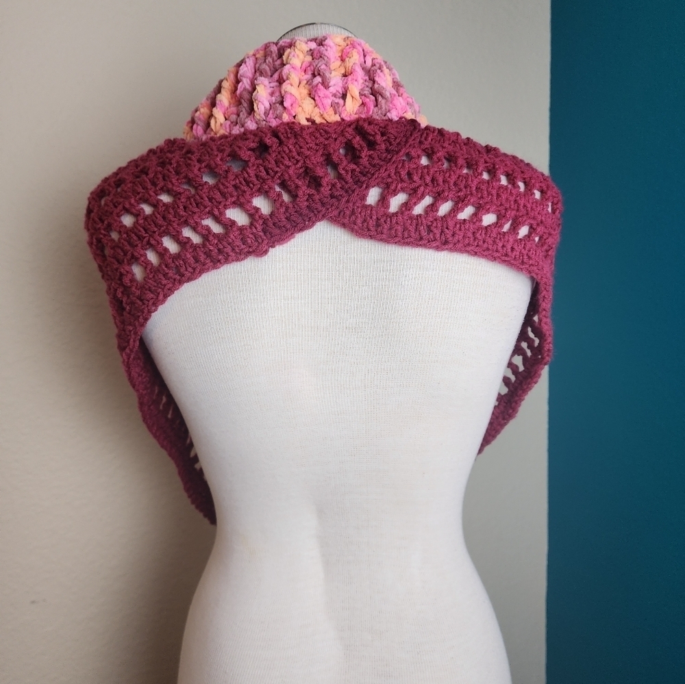 Hand Crafted Crochet Cowl Neck Triangle Scarf New - Picture 2 of 4